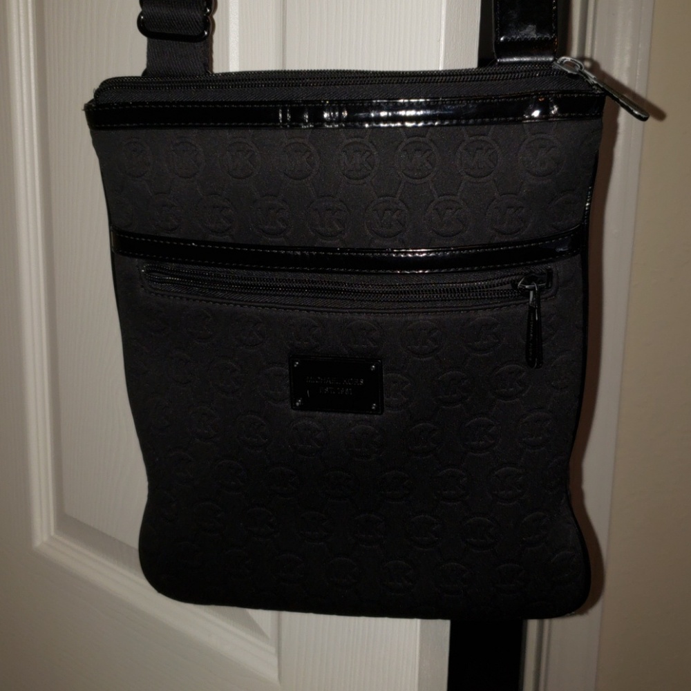 Authentic Michael Kors crossbody